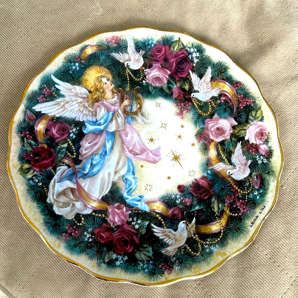 “Glad Tidings“ 2nd Issue in Lena Liu's Holiday Angels  -  Rare 1996